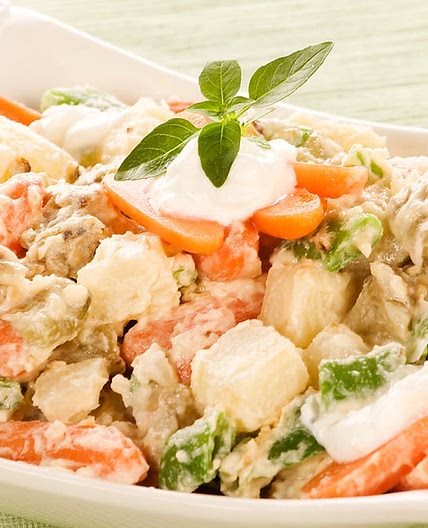 Salada de vegetais com cottage