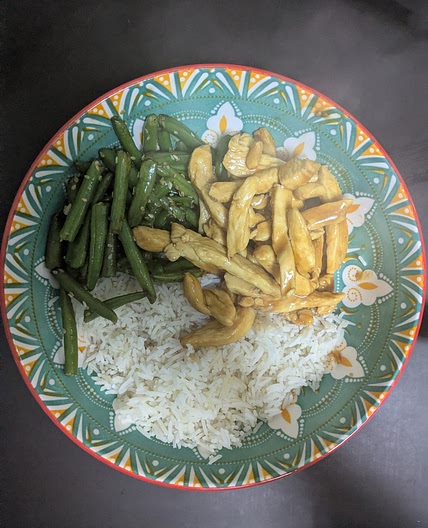 POLLO SPICY E FAGIOLINI CON RISO