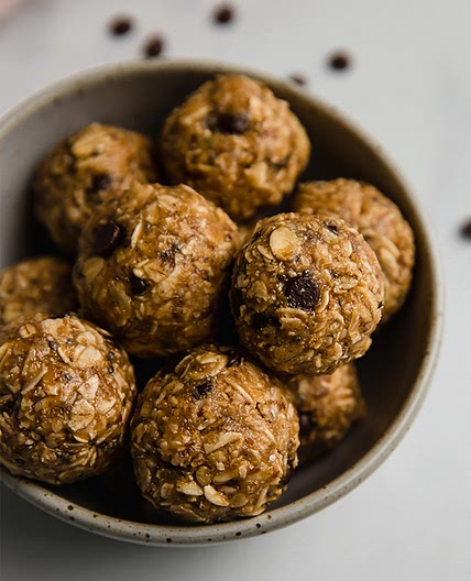 Easy No Bake Energy Bites (Perfect of Nursing Moms)