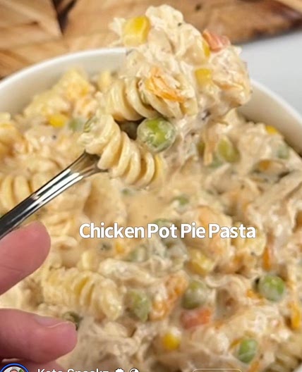 Slow Cooker Low Carb Chicken Pot Pie Pasta