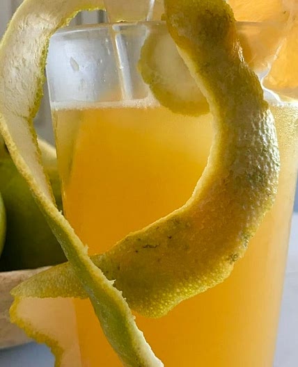 Drink de laranja e vodka