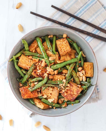 Tofu with Green Beans and Roasted Peanuts