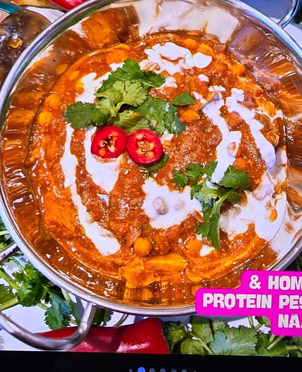 Slow cooker butter chicken and chickpea curry