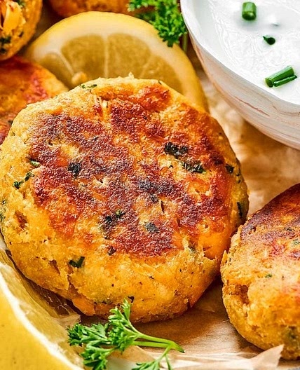 Salmon patties with lemon grass