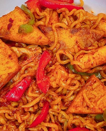 Spicy Stir-Fried Ramyeon and Rice Cakes with Double Peppers