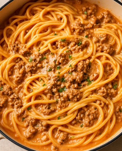 One-Pot-Pasta mit cremiger Hackfleischsauce