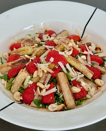 Asparagus strawberry salad