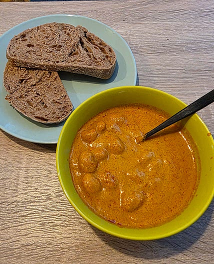 Butter Beans in Roasted Pepper Sauce