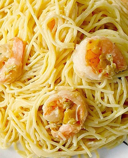 Pasta Carbonara with Shrimp and Leeks