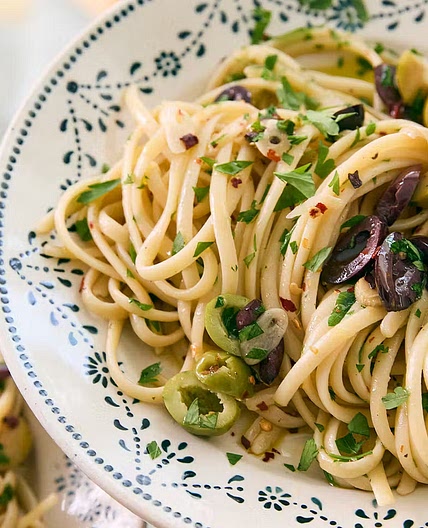 Mixed Olive & Garlic Pasta
