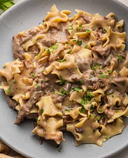 Crock Pot Beef and Noodles