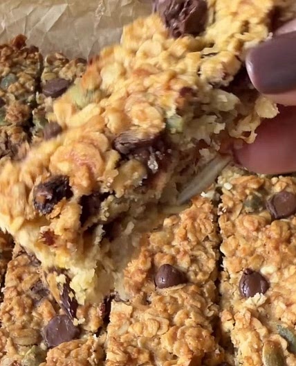 BAKED GRANOLA BARS