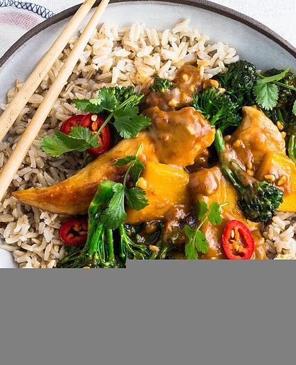 Healthier chicken satay stir-fry
