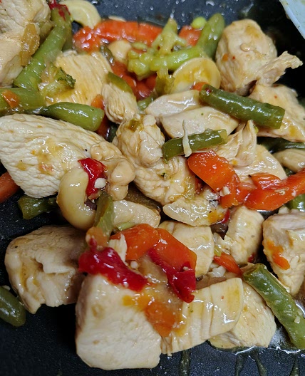 Chicken stir fry with honey and teriyaki sauce