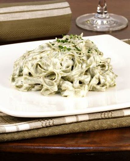 One-Pot Spinach Fettuccine Alfredo | 12 Toma