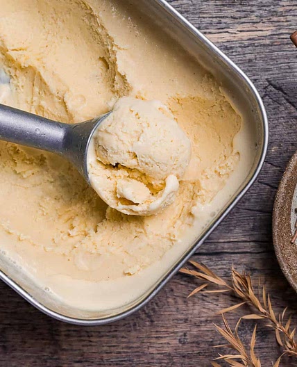 Creamy Hojicha Ice Cream (Japanese Roasted Green Tea)