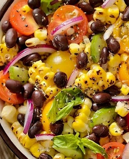 Salade mexicaine légère aux haricots rouges et poulet grillé 