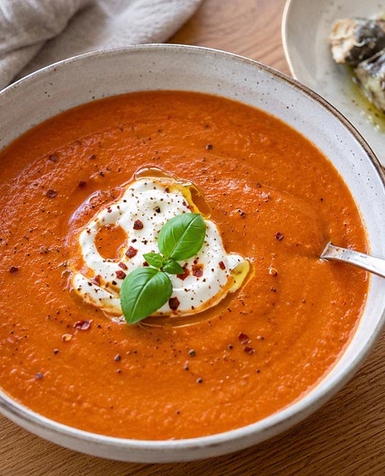 Lolo’s slow- simmer roasted tomato soup