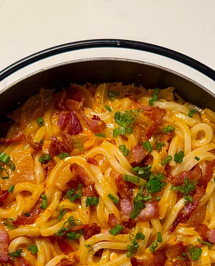 One Pan Kimchi Gochujang Udon with Bacon 🍜🥓