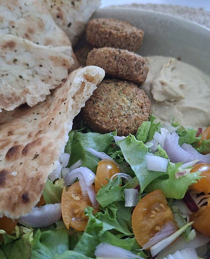 Falafel salad - Beetroot, cabbage and cherry tomatoes
