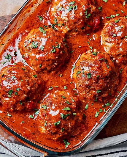 Oven Baked Meatballs in Tomato Sauce
