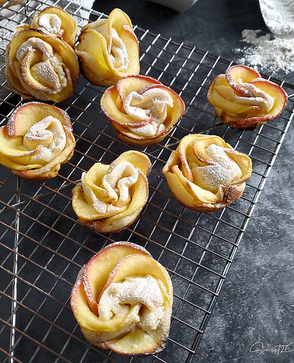 Apple Rose Shortbread Cookies (6 Ingredients)