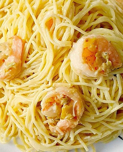 Pasta Carbonara with Shrimp and Leeks