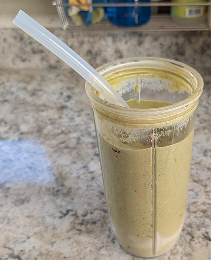 Coconut avacado mango kale smoothie for nutribullet