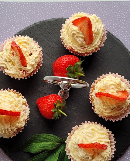 Strawberry and Cream Cupcakes