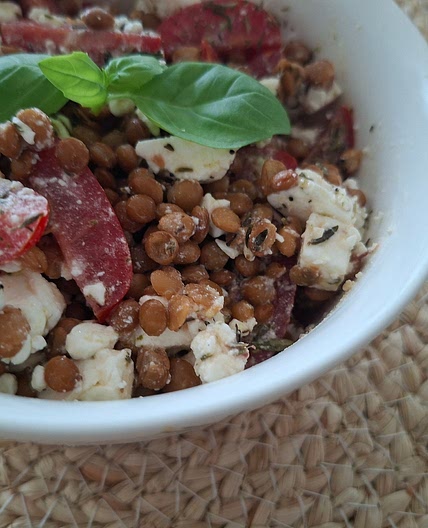 Lenticchie, feta, pomodorini