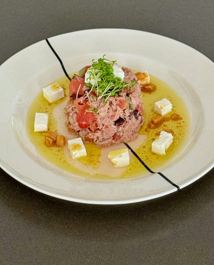 Greek tuna-tomato starter