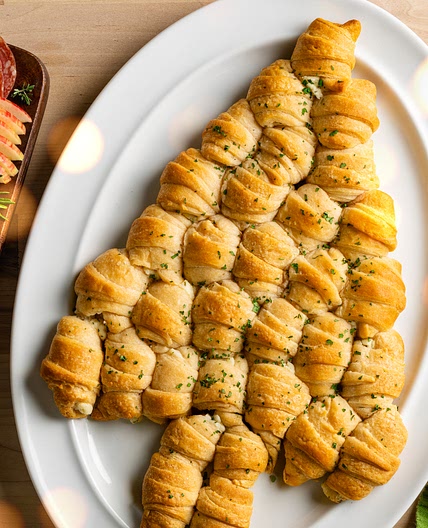 Christmas Tree Pull-Apart Bread