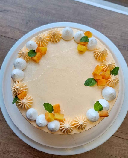 Peaches and Cream Cake For Summer!
