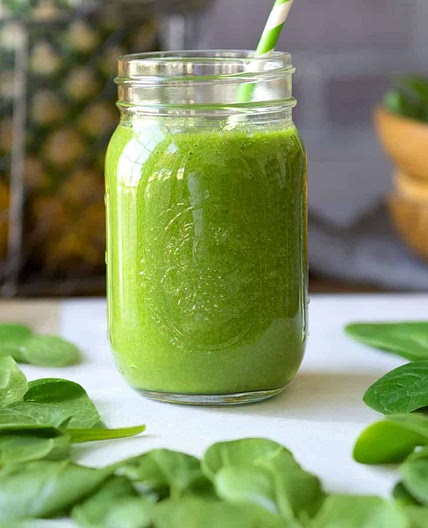 Best Green Smoothie Recipe (4-Ingredients)