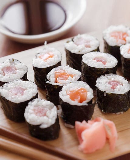 Makis de salmón y pepino