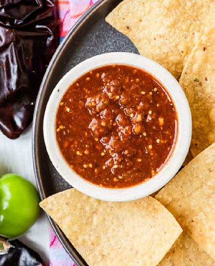 Chipotle Tomatillo-Red Chili Salsa (Copycat)