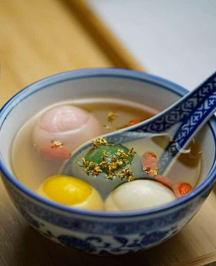 Tang Yuan, Chinese Glutinous Rice Balls with peanut and black sesame filling 汤圆