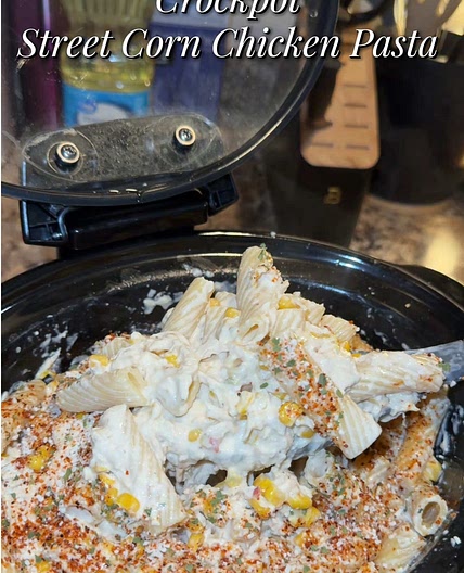 Crockpot street corn chicken pasta! This meal is 1000/10! Make sure to save this recipe and make it! You and your family will lo
