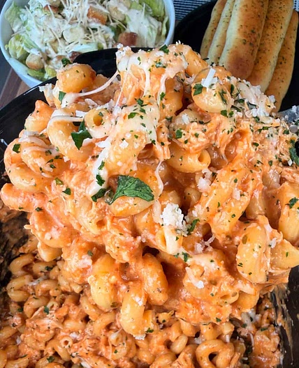 Crockpot Creamy Chicken Pasta