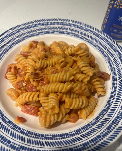 Tomato and red pepper butter bean pasta 
