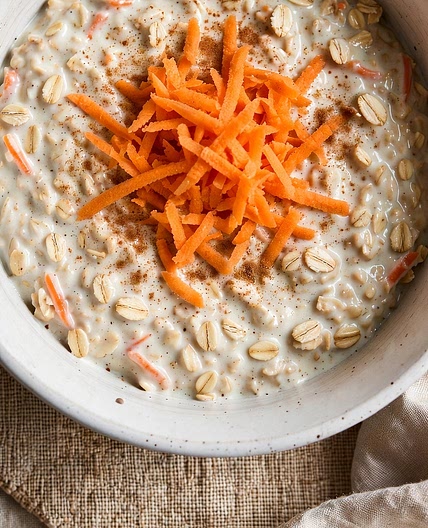 Carrot cake overnight oats