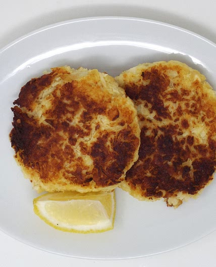 Crispy Cauliflower and Feta Cakes