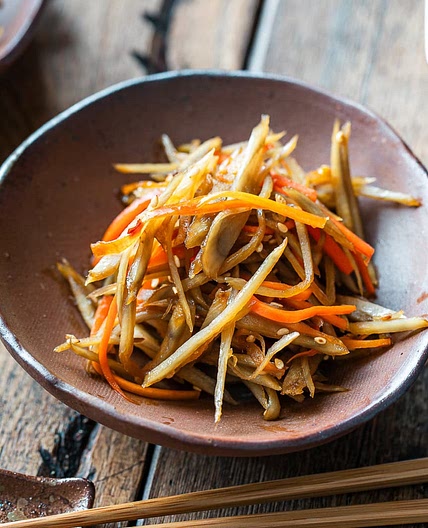 Kinpira Gobo (Braised Burdock Root)