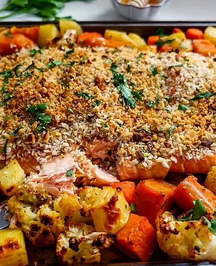 Baked salmon and roasted vegetables 