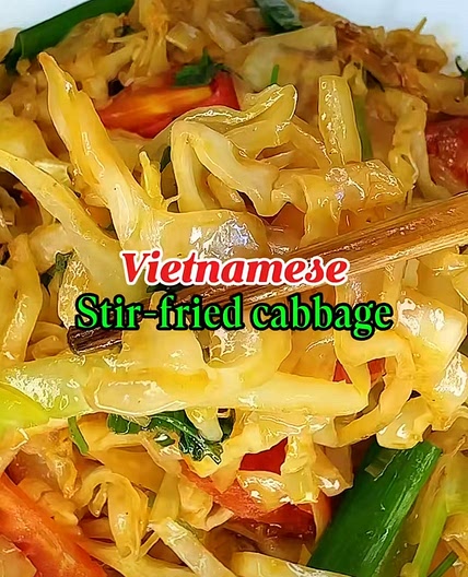 Vietnamese stir fried cabbage and tomatoes