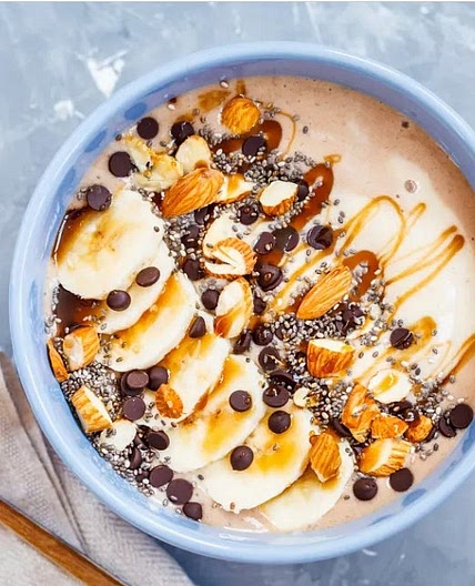 Chocolate Peanut Butter Greek Yogurt Bowl