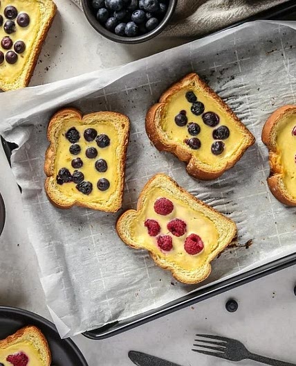 Custard Yogurt Toast
