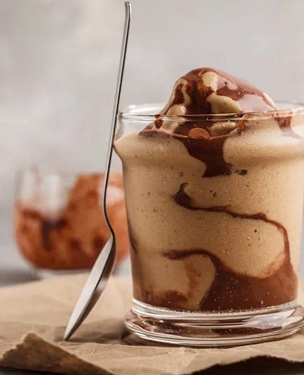High-Protein Snickers Smoothie