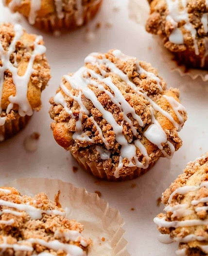 D'licious Incredible Banana Streusel Cake