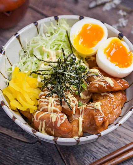 Garlic Teriyaki Chicken Donburi (Rice Bowl)